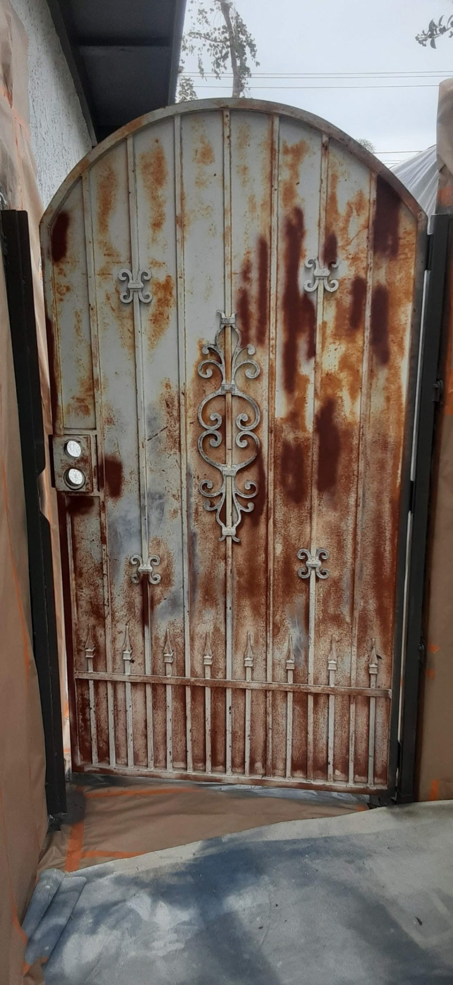 Rusted Iron Gate Restoration before painting